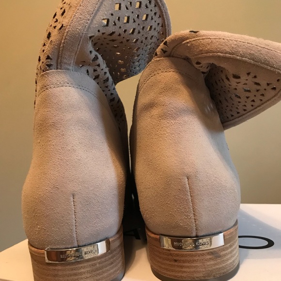 suede booties - Picture 3 of 3